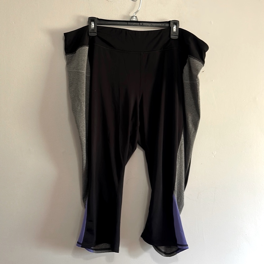 Tek Gear Capri fitness workout leggings size 3X black purple
